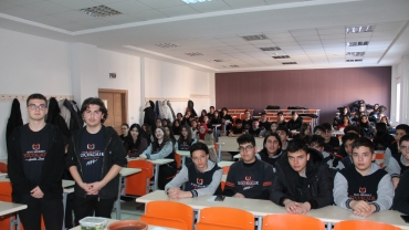 Küçükçalık Lise Öğrencileri Nuh Naci Yazgan Üniversitesinde Akran Eğitimi Gerçekleştirdi
